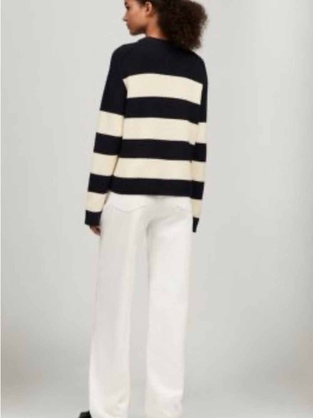 Tommy Hilfiger Wide-Striped Crewneck Sweater in Navy and Cream, size XL - Picture 2 of 9